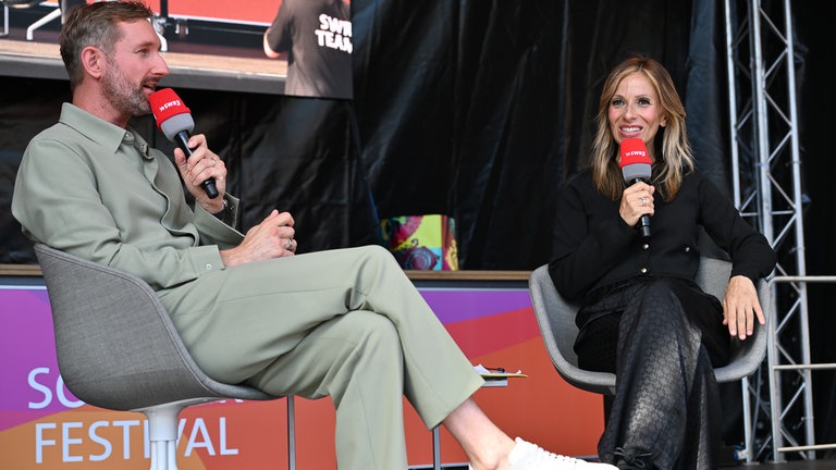 Die SWR Festivalmeile und Festivalbühne auf den SWR Sommerfestival in Speyer.