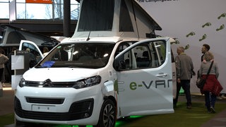 Elektrocamper auf der CMT