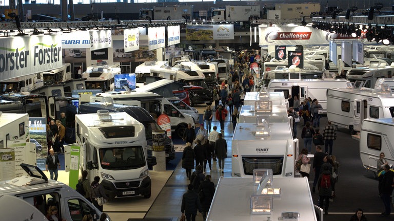 Elektrocamper auf der CMT