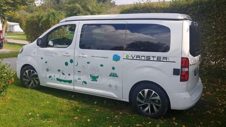 Elektrocamper auf der CMT