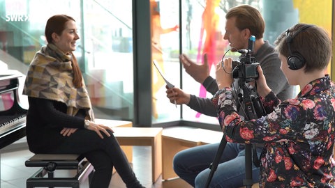 Journalististen Volos beim Dreh für ein Webvideo