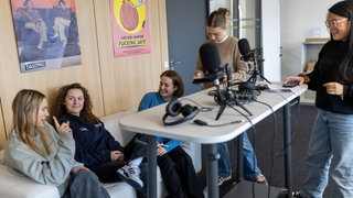 Die SWR Medienkompetenz ist bei der Regiotour in Bernkastel-Wittlich dabei: In Wolf gibt es am Freitag, 16.Mai, für Jugendliche vom Jugendhof der Jugendhilfe in Traben-Trarbach und Schüler:innen der Martin-Luther-King-Schule zwei Workshops.