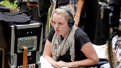 Regisseurin Julia von Heinz am Set zum Tatort „Für immer und dich“. © SWRBenoit Linder