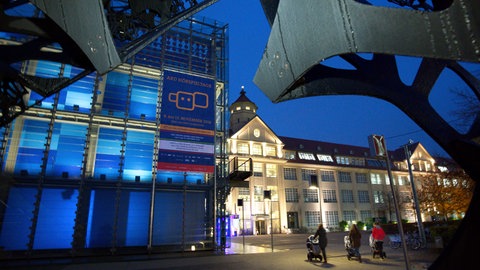 Veranstaltungsort der ARD Hörspieltage sind das Zentrum für Kunst und Medien Karlsruhe (ZKM) und die Staatliche Hochschule für Gestaltung (HfG). © SWRPeter A. Schmidt