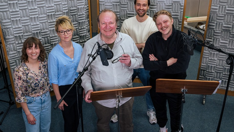 Von links: Janina Fautz (Anima), Lisa Wagner (Ekkelsberg), Rainer Reiners (Schubert), Cedric Cavatore (Dillilnger), Leonard Kunz (Finn Seidel). 