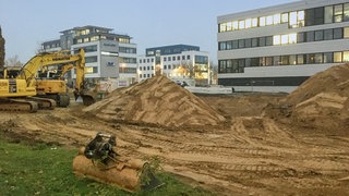 Die Bagger auf dem Schwabenhof rollen schon. 