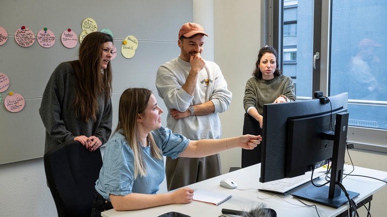 Das Podcast-Team Rafaela Rübsamen, Judith Schattka, Max Dehling und Manuela Weyh (v.l.n.r.).