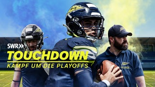 Keyvisual von "Touchdown. Kampf um die Playoffs": links Nick Wenzelburger (Defense), Mitte Reilly Hennessy (QB), rechts Jordan Neuman (Head Coach)