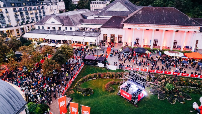 Festivalbereich vor dem Kurhaus in Baden-Baden. 