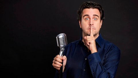 „Kein Mucks!“ - der Krimi-Podcast mit Bastian Pastewka. Dritte Staffel ab 28. Oktober in der ARD Audiothek ©RBBoris Breuer