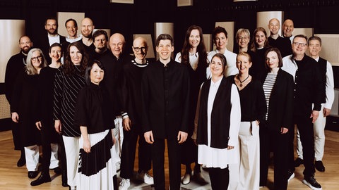SWR Vokalensembles unter der Leitung von Yuval Weinberg