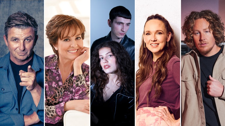 Prominente Gäste (v.l.n.r): Schauspieler Hans Sigl,  ESC-Legende Paola Felix, Abor & Tynna, die Gewinner des ESC-Vorentscheids 2025, Comedienne Carolin Kebekus, sowie Michael Schulte, der Deutschland beim ESC 2018 in Lissabon vertreten hat.