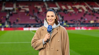 Portrait Esther Sedlaczek, Stadionmoderatorin bei der FIFA Fußball-WM 2026