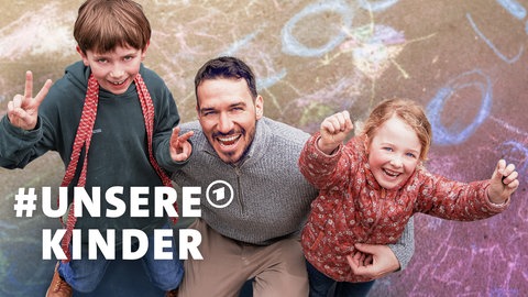 Wie kinderfreundlich ist Deutschland? fragt Felix Neureuther in der ARD. Der vierfache Vater ist erfolgreicher Kinderbuchautor und setzt sich für Kinder und Jugendliche ein. Wir fragen in einem Online-Fragebogen: Zeigt uns, welche Angebote für Familien es in eurem Ort oder eurer Stadt gibt?