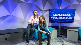 Walerija Petrova (DASDING) und Julia Nestlen (SWR Wissen) haben den interaktiven Livestream aus dem Studio X moderiert.