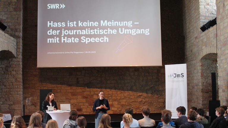 Newscamp Hambacher Schloss