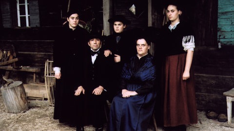 Ein Foto der Hauptdarsteller der Fernsehreihe Schwarzwaldhaus.