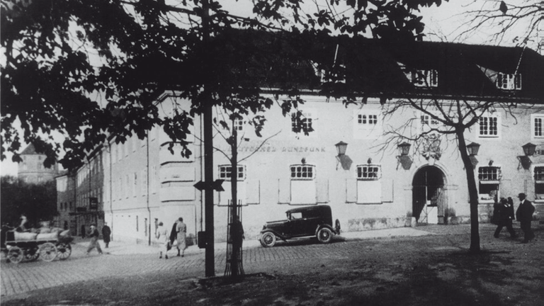 Die SÜRAG zieht in das Haus des Deutschtums. 