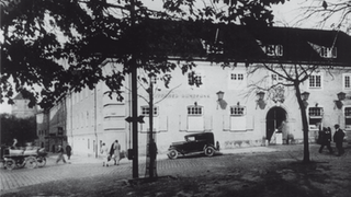 Die SÜRAG zieht in das Haus des Deutschtums. 