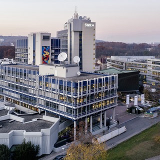 Das Bild zeigt das Funkhaus in Stuttgart