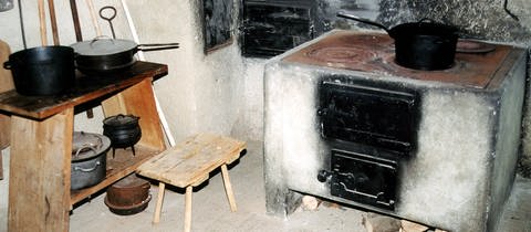 Innenaufnahme Küche mit Steinherd
