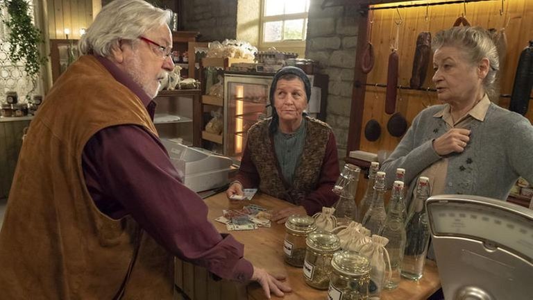 Hermann, Lioba und Johanna im Hofladen