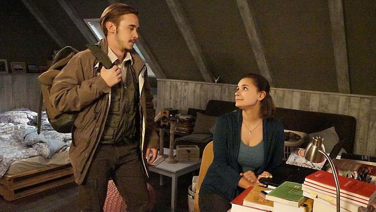 Sebastian und Jenny in der Mansarde