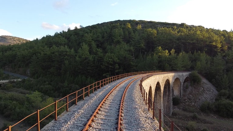 Brücke bei Manari in der Nähe von Tripolis