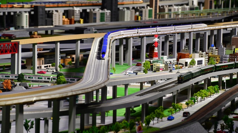 Die Anlage wirkt ebenso futuristisch wie das Bahnhofsgebäude von Kyoto.
