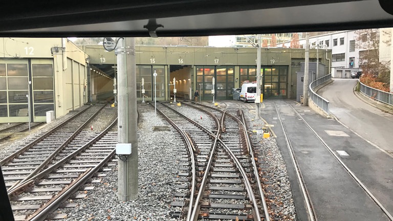 Tagsüber ist im Depot nicht viel los. Die meisten Bahnen sind auf der Strecke