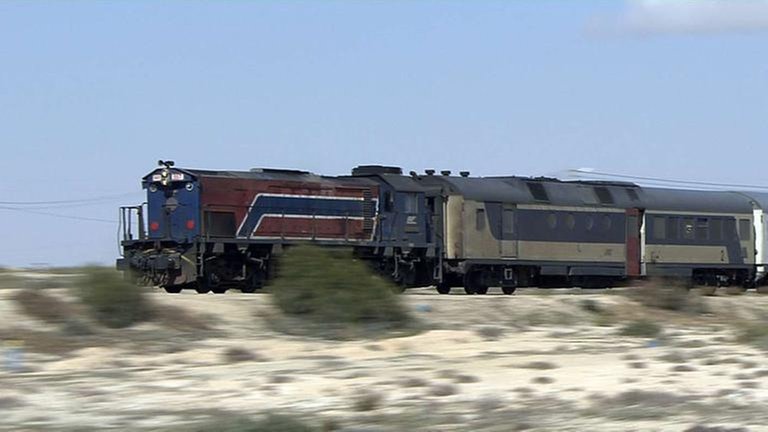 Wüstenzug auf der Strecke