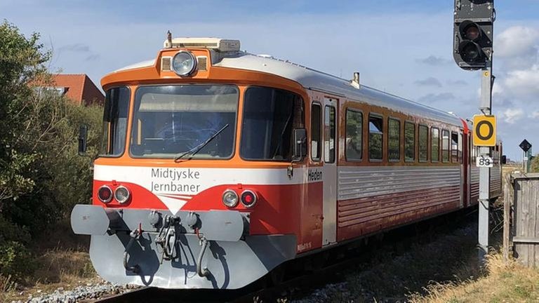 In Mitteljütland gehören die Wagen aus den 80-er Jahren noch zum Alltag der Bewohner.