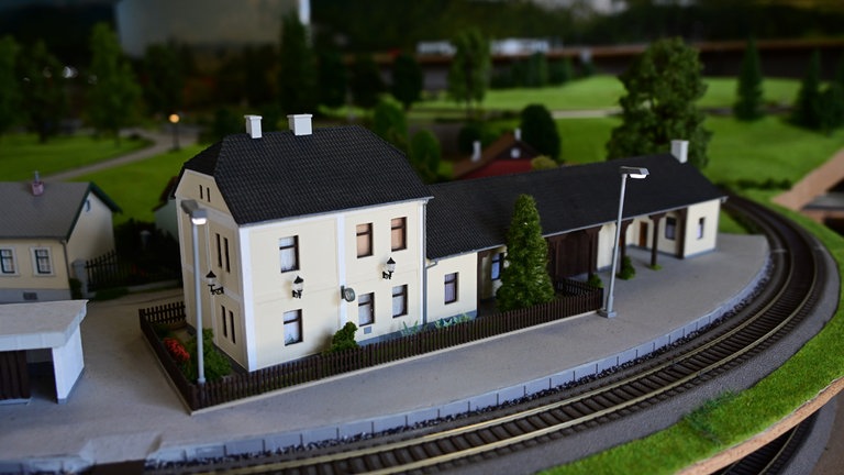 Der Bahnhof Bad Fischau. 