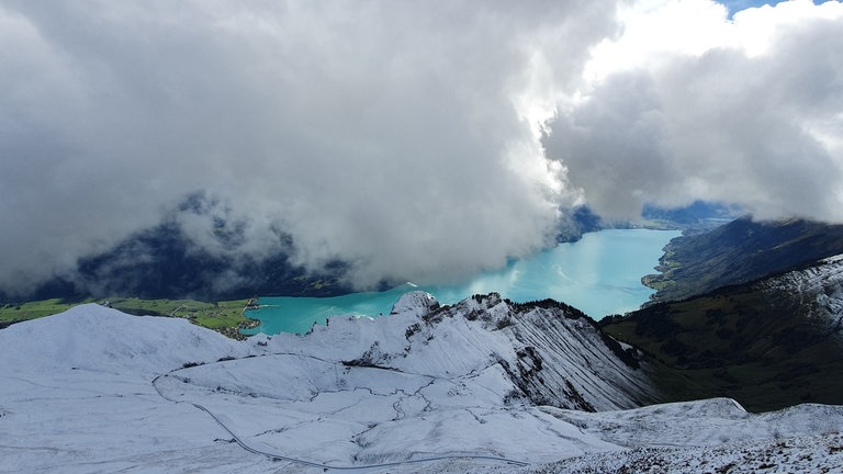 Das Wetter in dieser Höhe ist unberechenbar und die Endstation liegt plötzlich über der Wolkengrenze. 