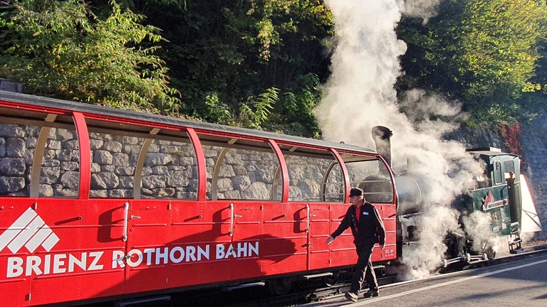 Morgenstimmung im Ausgangsbahnhof in Brienz.