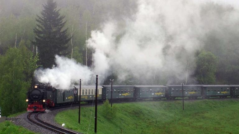 Immer unter Dampf: die Fichtelbergbahn im Erzgebirge