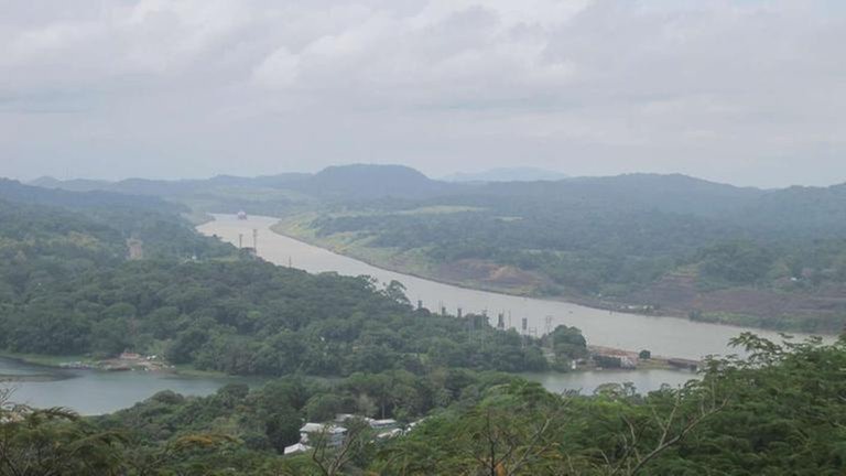Wie schön es in Panama wirklich ist, soll uns eine Reise mit der panamenischen Eisenbahn zeigen. Sie ist um ein vieles älter als die weltberühmte  Wasserstrasse, an der sie entlangführt.