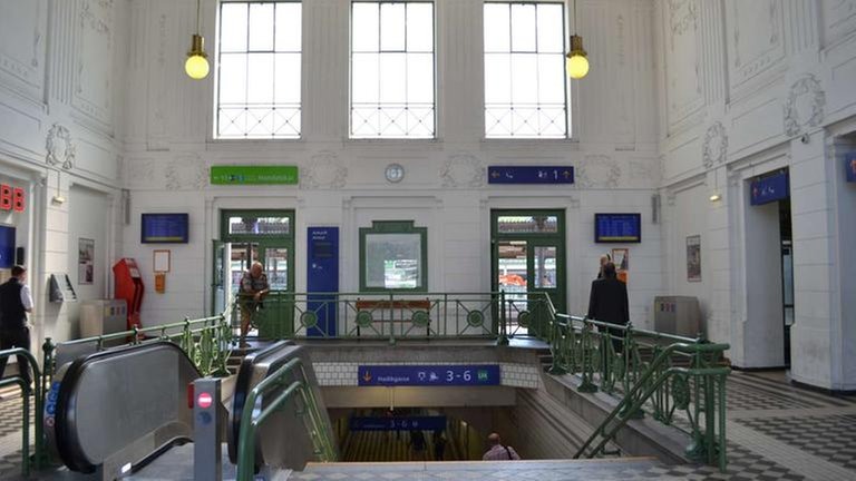 Schon zu Otto Wagners Zeiten besaß Hütteldorf eine der größeren Stationen der Wiener S-Bahn.