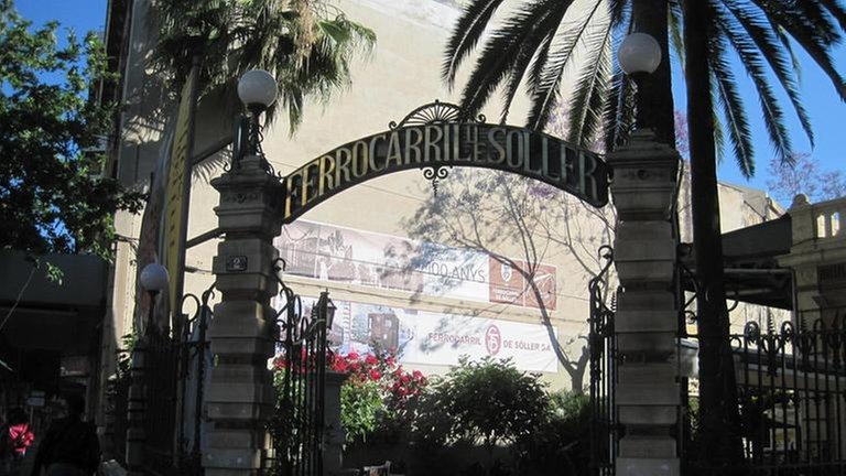 Eingang zur Touristenbahn in Palma de Mallorca