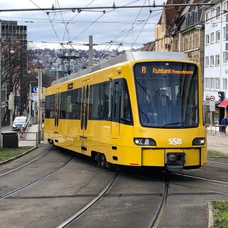 Stadtbahn am Olgaeck. Hier beginnt die steilste Adhäsionsbahn Europas in Normalspur.