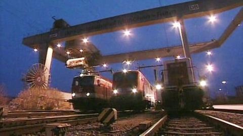 415-Güterzug bei Nacht München-Riem