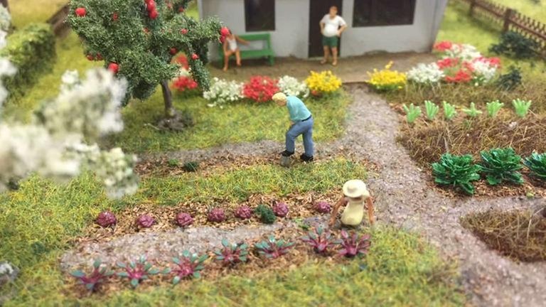 Die Datsche darf nicht fehlen, ein Stück Freiheit in der DDR mit Selbstversorgung.