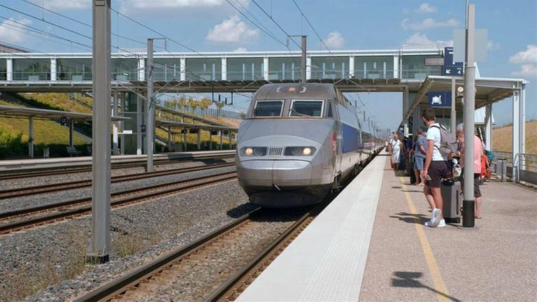TGV hält in TGV-Lorraine