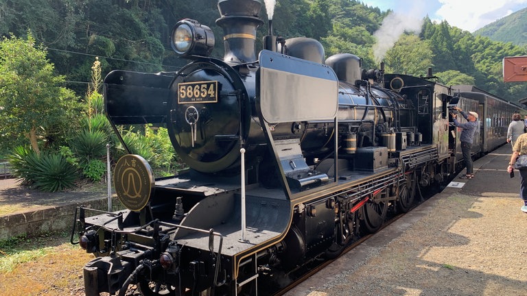 Auf schmaler Spur durch Japans Süden