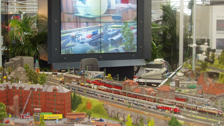 Impressionen der Nürnberger Spielwarenmesse 2004