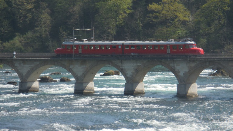 Der Churchill-Pfeil am Rheinfall in Schaffhausen auf einer seiner Stammcharterstrecken.