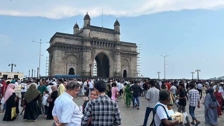 Gateway of India – Mumbais berühmtestes Wahrzeichen. Ursprünglich war das Monument als feierlicher Landungspunkt für Dampfschiffe gedacht.