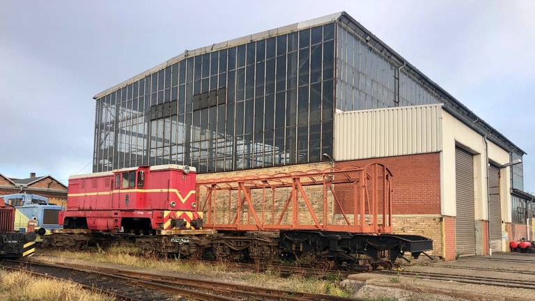 Niemand ahnt zu diesem Zeitpunkt, wie lange die Loks für St. Kitts in der MaLoWa Bahnwerkstatt stehen werden: von 2019 bis 2024.