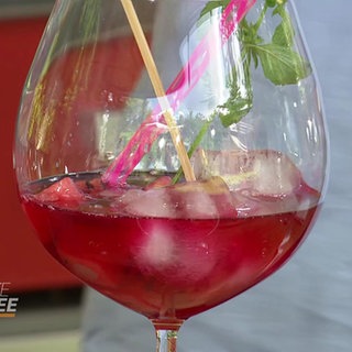 Minz-Früchte-Eistee mit Wassermelone