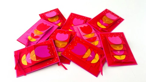 Wasserfallkarte mit Tulpenmotiv